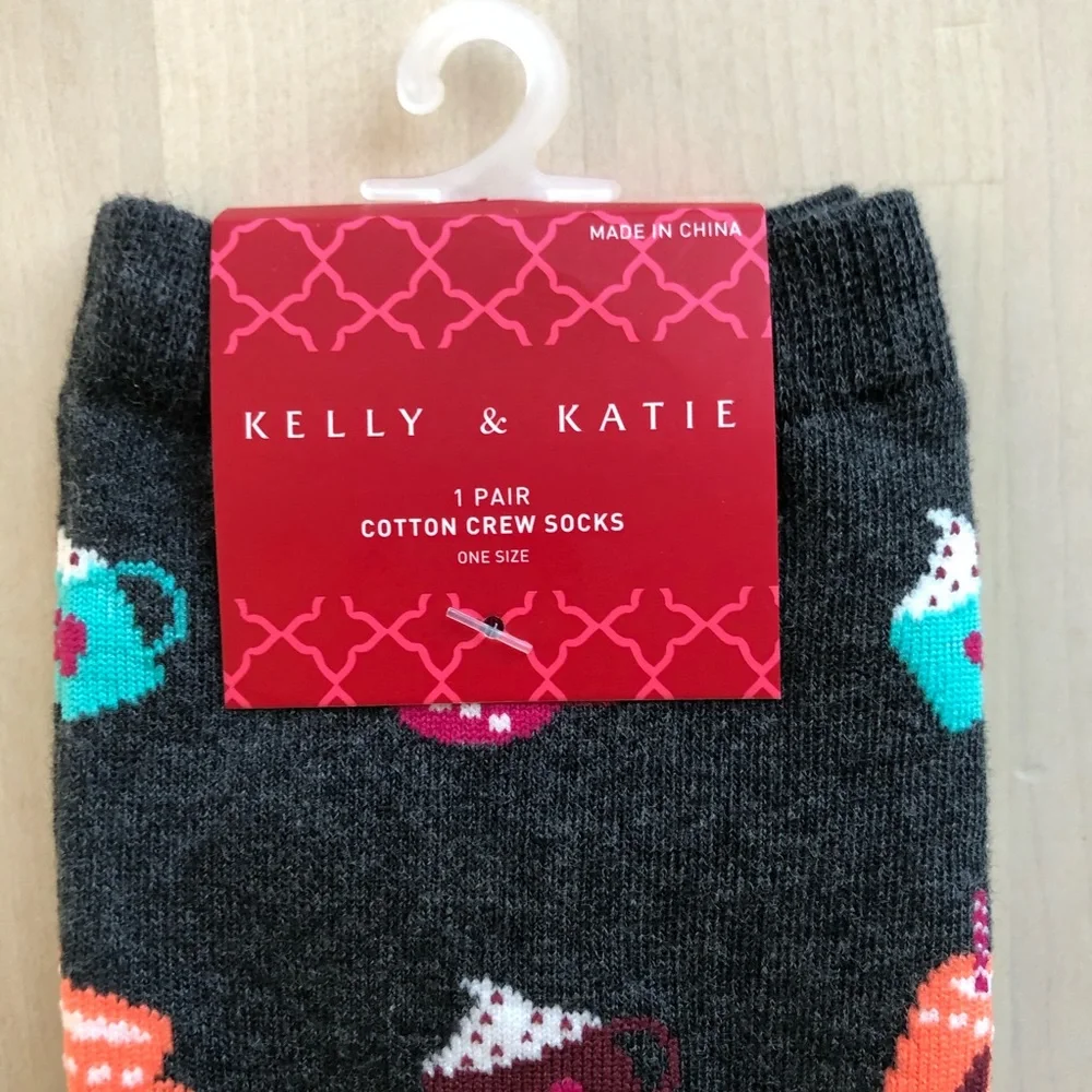 Kelly & Katie Hot Cocoa Coffee Mug Crew Socks